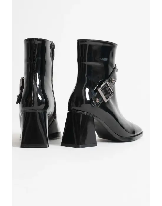 Vera Kadın Siyah Rugan Topuklu Bot