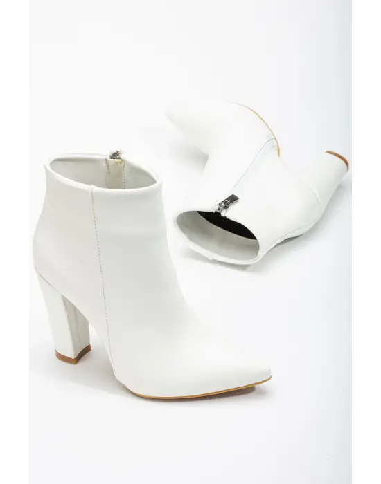 Beyaz Yüksek Kalın Topuklu Fermuarlı Kadın Bot
