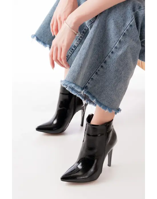 Siyah Kroko Yüksek İnce Topuklu Fermuarlı Kadın Bot