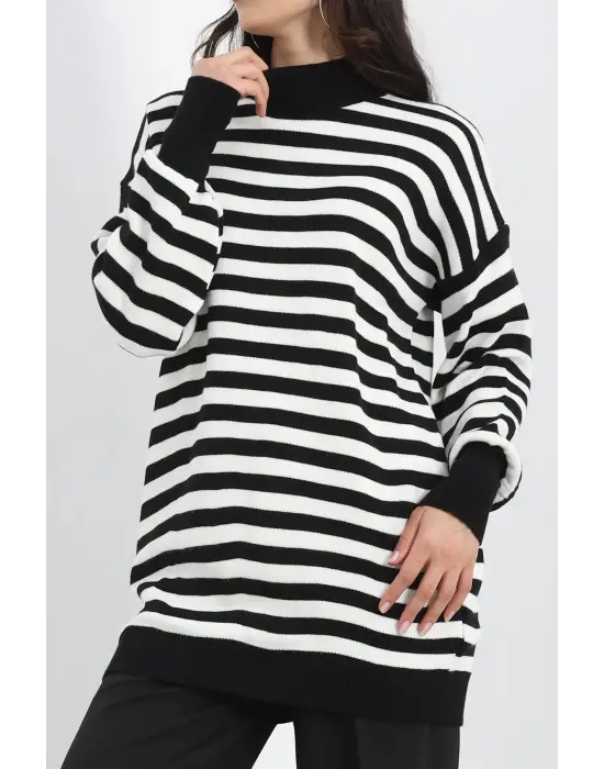 Yarım Balıkçı Yaka Çizgili Oversize Triko Kazak Siyahbeyaz