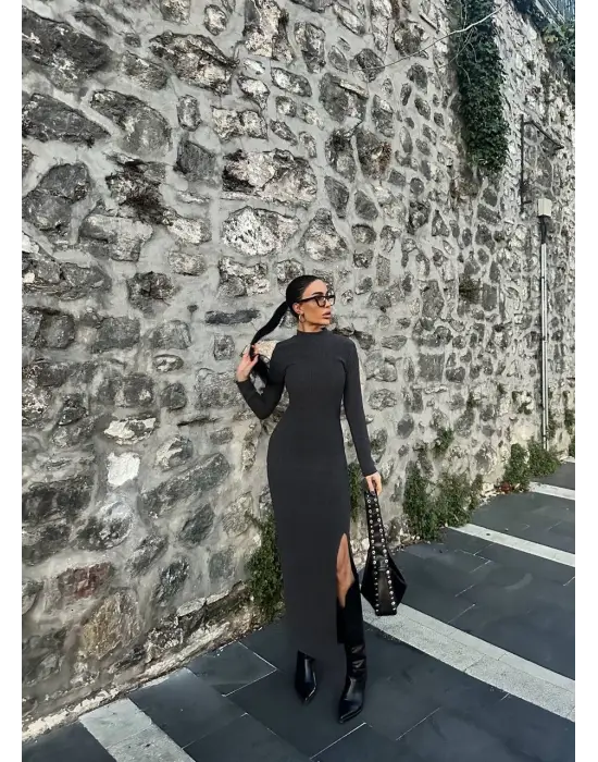 Yırtmaçlı Kalın Bürümcük Uzun Elbise Siyah