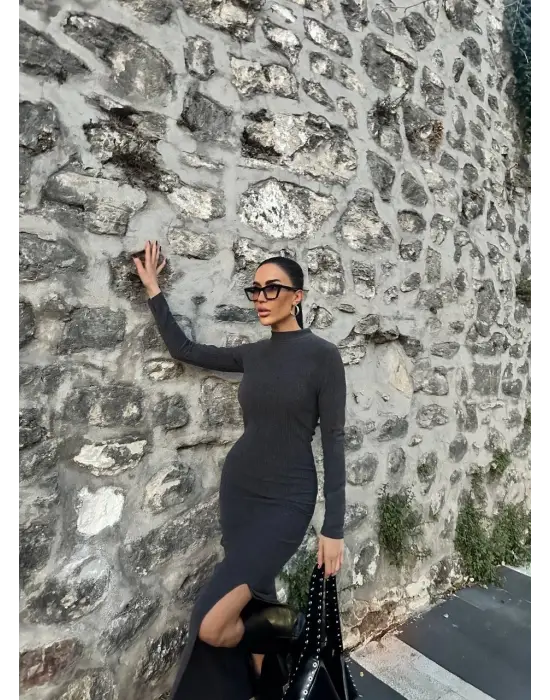 Yırtmaçlı Kalın Bürümcük Uzun Elbise Siyah