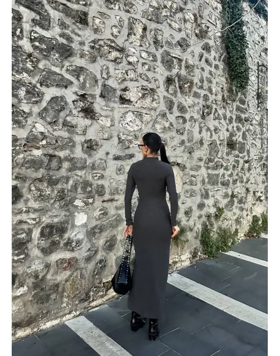 Yırtmaçlı Kalın Bürümcük Uzun Elbise Siyah