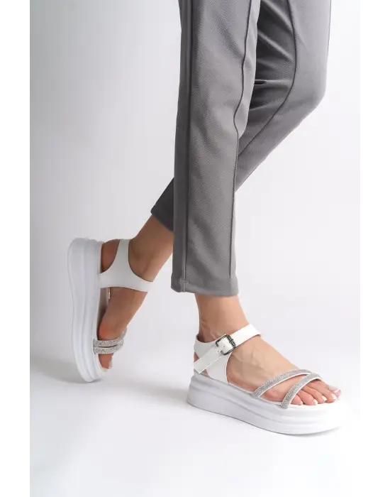 Zlohe Kalın Tokalı Taşlı Şeritli Ortopedik Taban Kadın Sandalet Bt - Beyaz