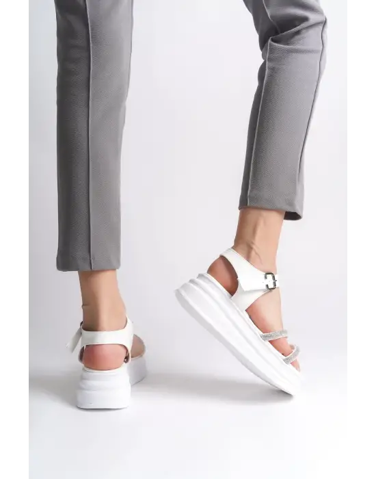 Zlohe Kalın Tokalı Taşlı Şeritli Ortopedik Taban Kadın Sandalet Bt - Beyaz