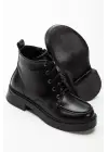 02-2001 Siyah Kırışık Rugan Bağcıklı Fermuarlı Günlük Kadın Bot