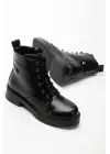 02-2003 Siyah Kırışık Rugan Bağcıklı Fermuarlı Günlük Kadın Bot