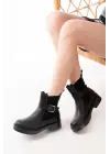 Siyah Toka Aksesuarlı Lastikli Günlük Kadın Bot