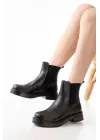 Siyah Lastikli Günlük Kadın Bot