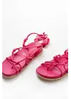 Fuşya Bilekten Bağcıklı Kadın Sandalet