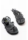 Siyah Bilekten Bağcıklı Kadın Sandalet