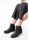Siyah Arka Bağcık Aksesuarlı Fermuarlı Günlük Kadın Bot