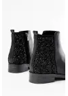 Siyah Taş Aksesuarlı Fermuarlı Günlük Kadın Bot