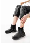 Siyah Lastikli Günlük Kadın Bot