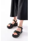 24414-1005 Siyah Günlük Çapraz Dolgu Topuk Kadın Sandalet
