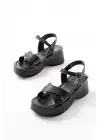 24414-1005 Siyah Günlük Çapraz Dolgu Topuk Kadın Sandalet
