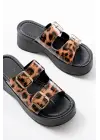 24414-574 Leopar Rugan Günlük Tokalı Dolgu Topuk Kadın Terlik