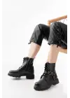 Siyah Toka Aksesuarlı Fermuarlı Günlük Kadın Bot