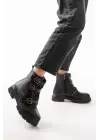 Siyah Toka Aksesuarlı Fermuarlı Günlük Kadın Bot