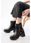 Siyah Toka Aksesuarlı Fermuarlı Topuklu Günlük Kadın Bot