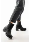 Siyah Lastikli Fermuarlı Kalın Topuklu Günlük Kadın Bot