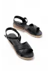 692-564 Siyah Ortopedik Taban Çapraz Tokalı Kadın Sandalet