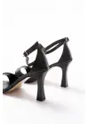 718 Siyah Cilt Sivri Burunlu Topuklu Bilekten Bağlamalı Kadın Ayakkabı