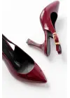719 Bordo Rugan Sivri Burunlu Toka Detaylı  Topuklu Kadın Ayakkabı