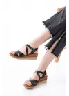 731-045 Siyah Çapraz Hakiki Deri Dolgu Topuklu Günlük Kadın Sandalet