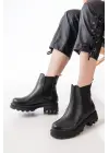 Siyah Kalın Taban Lastikli Günlük Kadın Bot