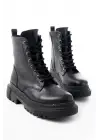 Siyah Bağcıklı Fermuarlı Günlük Kadın Bot