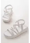 Beyaz Lastikli Kadın Sandalet
