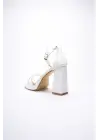 Kadın Beyaz Topuklu Sandalet TR12MY01B