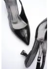 Kadın Siyah Kırışık Rugan Sivri Burun Slingback Kısa Topuklu Ayakkabı TR20MS04C