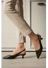 Kadın Siyah Sivri Burun Slingback Kısa Topuklu Ayakkabı TR20MS04A