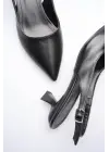 Kadın Siyah Sivri Burun Slingback Kısa Topuklu Ayakkabı TR20MS04A