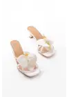 S-622 Beyaz Orkide Detaylı İnce Topuklu Kadın Terlik