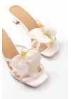 S-622 Beyaz Orkide Detaylı İnce Topuklu Kadın Terlik