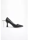 Siyah Sivri Burun Orta Topuklu Kadın Stiletto TR20MS02A