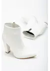 Beyaz Yüksek Kalın Topuklu Fermuarlı Kadın Bot