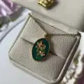 Çelik Çiçek Detaylı Yeşil Kolye