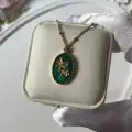 Çelik Çiçek Detaylı Yeşil Kolye