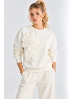 Kadın Çiçek Aksesuarlı Şardonlu Üç İplik Oversize Sweatshirt - Beyaz