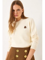 Kadın Peluş Teddy Ayıcık Nakışlı Bisiklet Yaka Basic Triko Kazak - Ekru