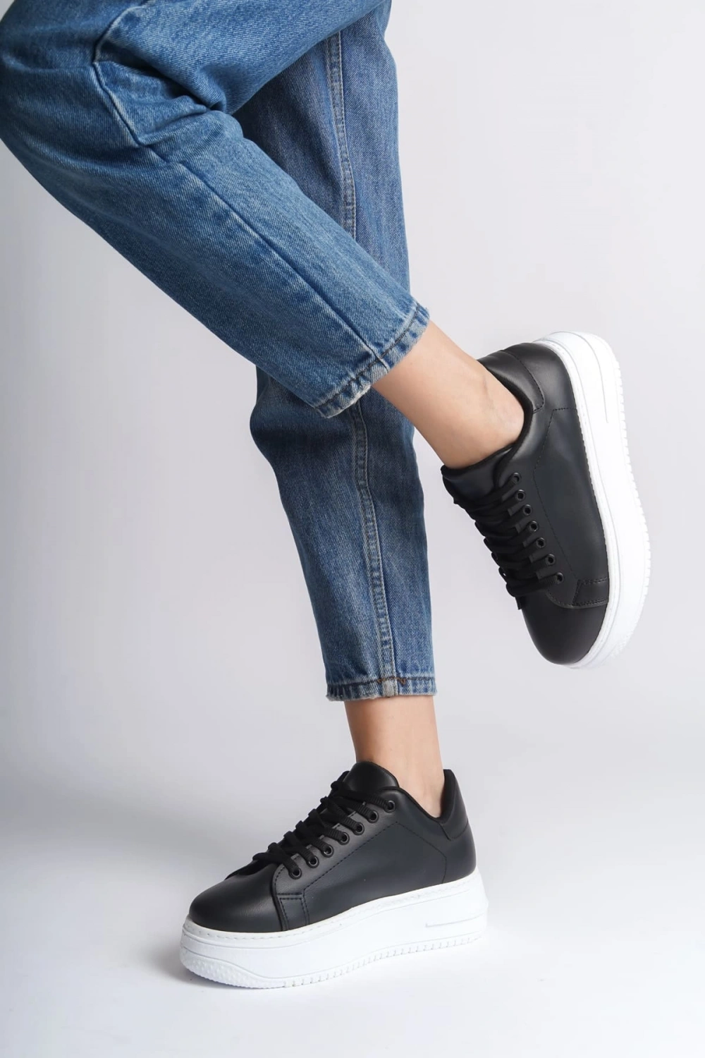 Sofia Bağcıklı Rahat Taban Kadın Casual Sneaker Ayakkabı - Siyah Beyaz