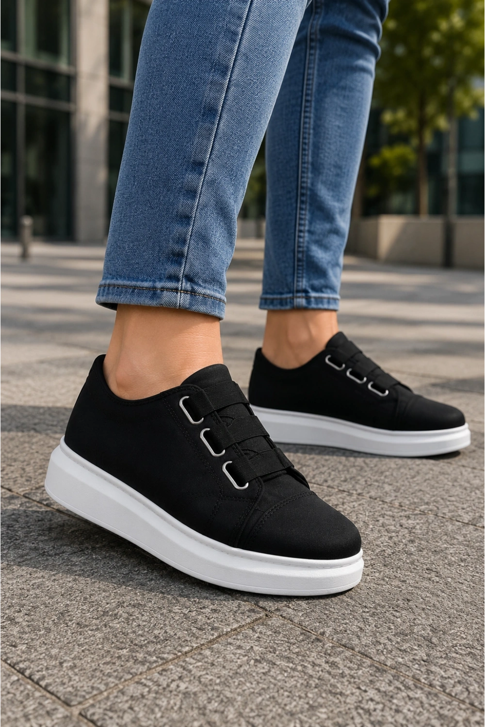 İtehe Cilt Erkek Bağcık Görünümlü Lastikli Günlük Sneaker Ayakkabı - Siyah Beyaz