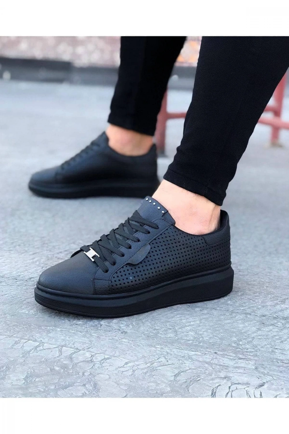 Tromto Bağcıklı Cilt Delikli Erkek Günlük Sneaker Ayakkabı - Siyah