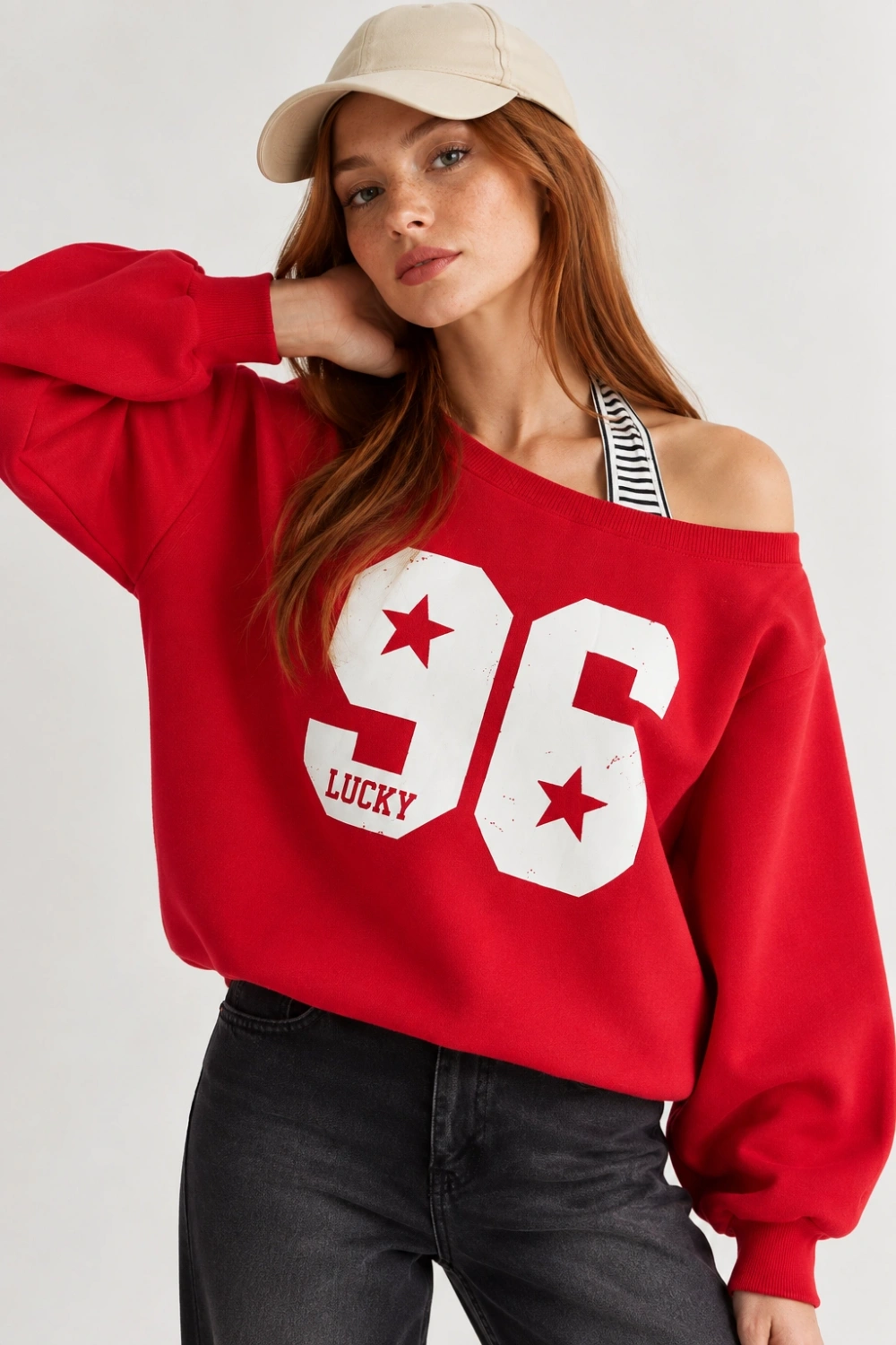 Kadın Lucky 96 Baskılı Kayık Yaka Çift Görünümlü Sweatshirt - Kırmızı