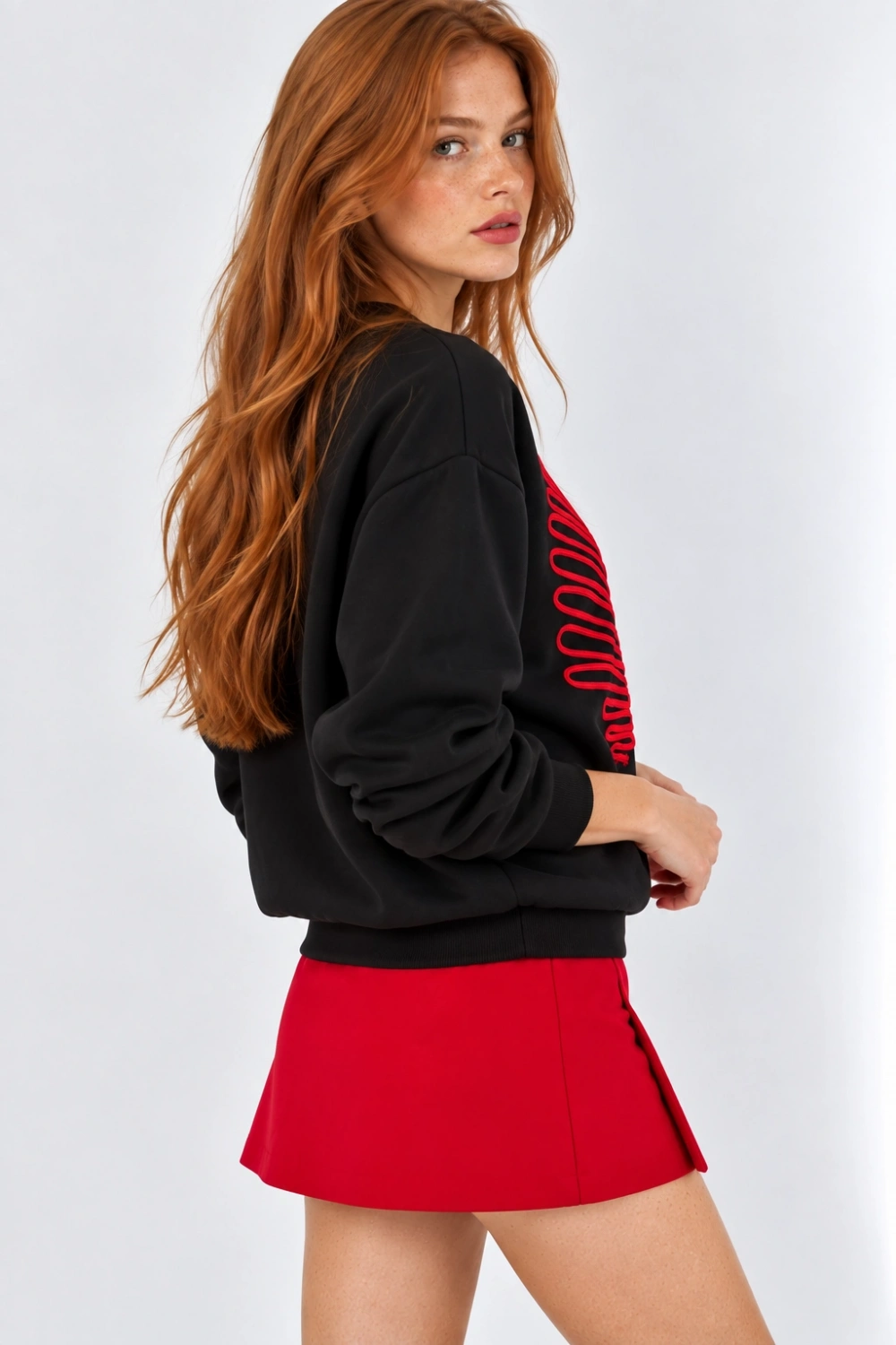 Kalp İşlemeli Kadın Sweatshirt- Siyah