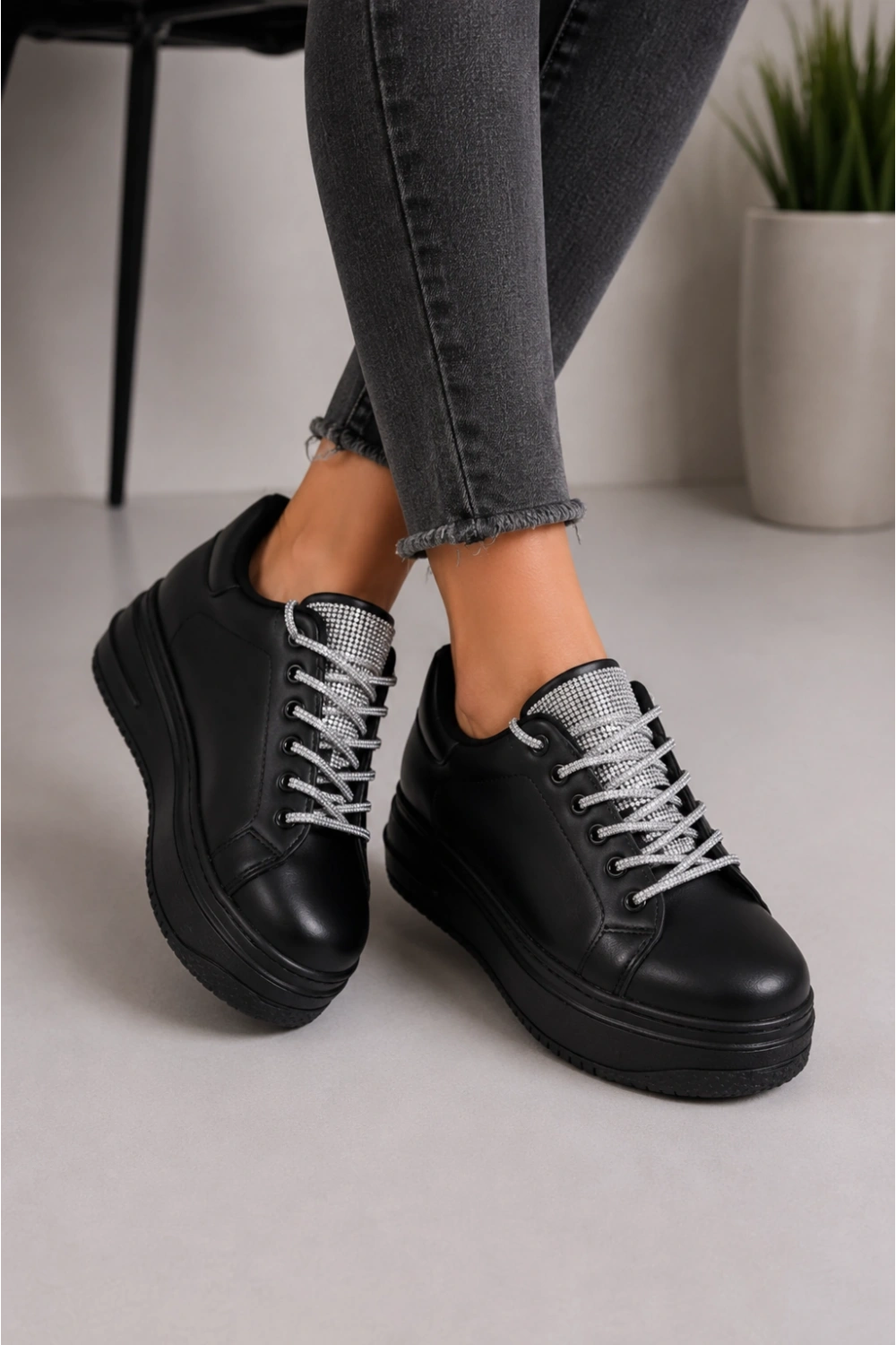 Luna Sim Detaylı Bağcıklı Kadın Günlük Sneaker Ayakkabı - Siyah